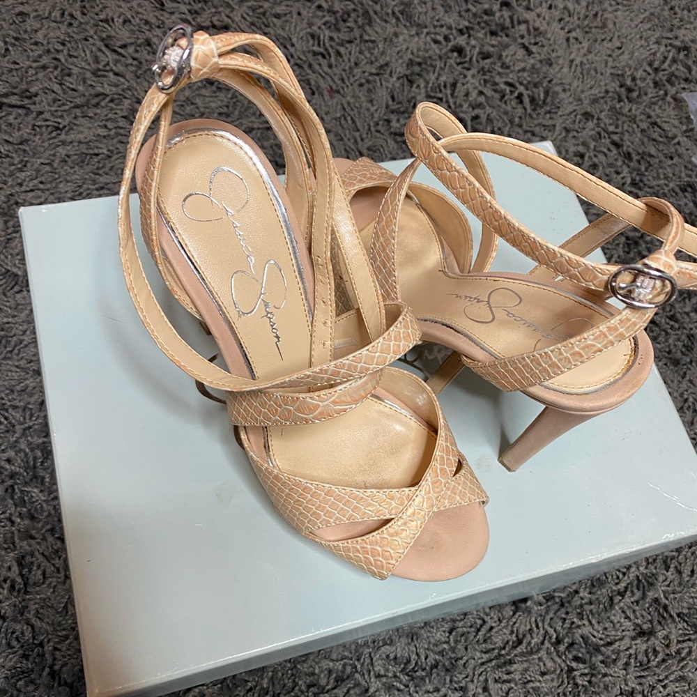 Nude snake skin pumps